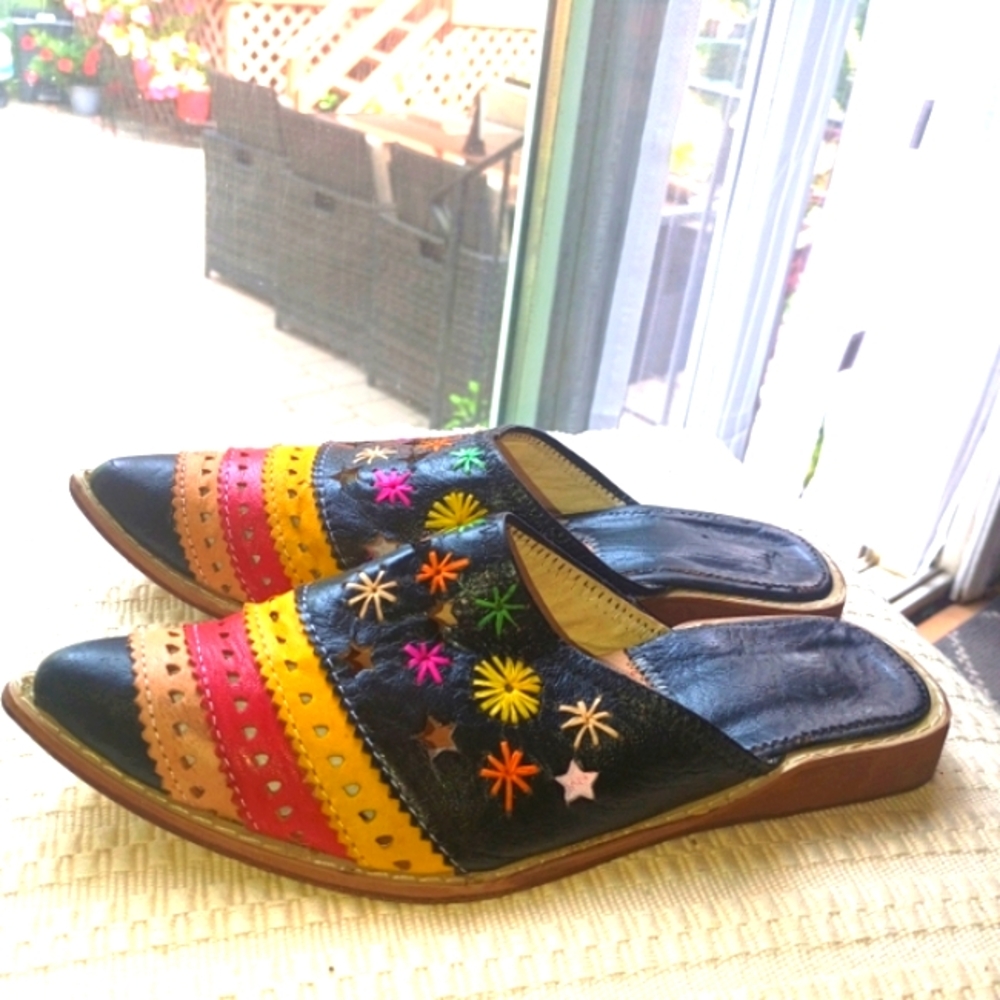 Morrocian Handmade Embroidered Red Leather Slippers.Like New